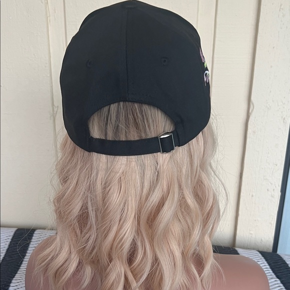 Elegant Black Floral Embroidered Cap - Picture 3 of 5